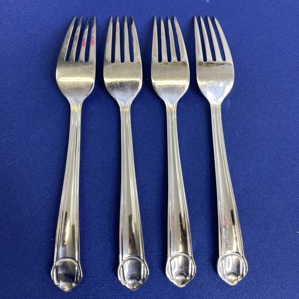 (4) Dinner Forks Mikasa CLASSICO Satin Stainless Flatware 18/0 Indonesia Silver‎